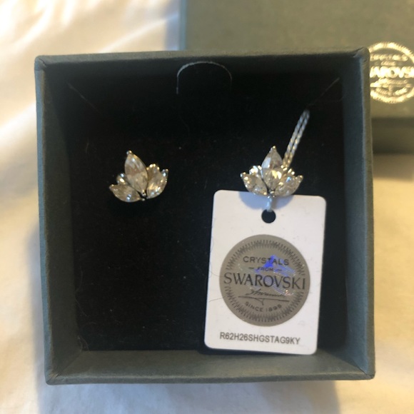 BNIB NIC & SYD Lotus Earrings with Swarovski - Picture 2 of 4